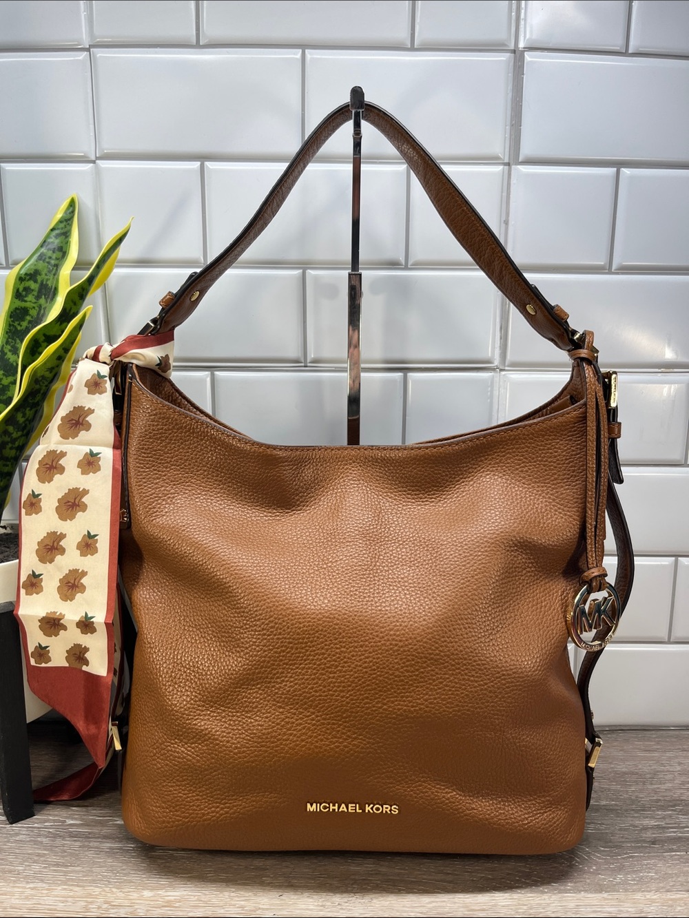 3772 MICHAEL KORS BEDFORD LARGE HOBO BAG 260943772